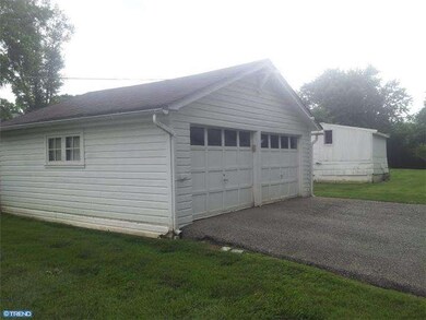 4040 Joshua Rd, Lafayette Hill, PA 19444 - photo 3