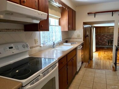 Newer appliances and solid surface countertop - wi