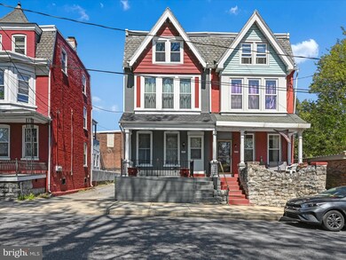 125 N 2nd St, Columbia, PA 17512 - photo 2