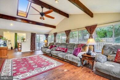 4002 Woodhaven Ln, Bowie, MD 20715 - photo 5