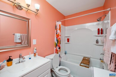 1908 Inglewood Dr unit B, Charlottesville, VA 22901 - photo 7