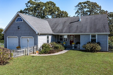 708 Queens Point Dr, Locust Hill, VA 23092 - photo 3