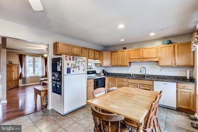 530 Kenan St, Taneytown, MD 21787 - photo 6