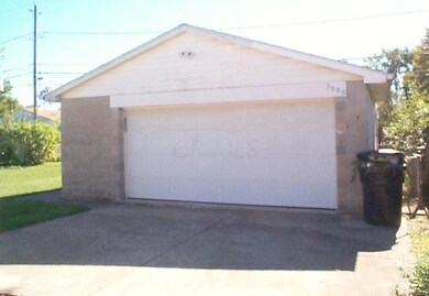 2.5 Car Garage - Abbott Realty 614-323-3