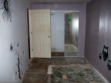 205 E. Thomas Bed 1 to closet