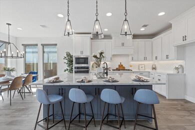 Beautiful FULLY UPGRADED open concept kitchen!