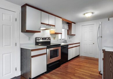 49 North St unit Left, Hingham, MA 02043 - photo 3