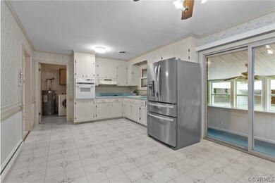 2404 Roland Rd, Petersburg, VA 23805 - photo 6