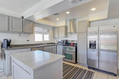 8010 W Earll Dr, Phoenix, AZ 85033 - photo 4