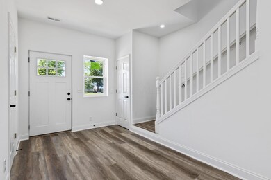 2024-8-7 243 Meyers Ave 012