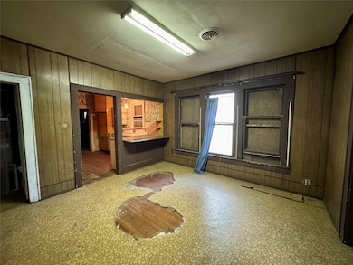 807 N Marable St, West, TX 76691 - photo 5