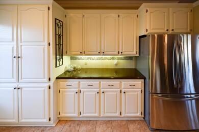008 Kitchen