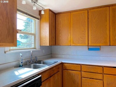 778 Polk St, Eugene, OR 97402 - photo 5