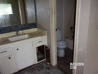 5108 County Road 138c, Alvin, TX 77511 - photo 4