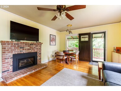 7310 N Mohawk Ave, Portland, OR 97203 - photo 5