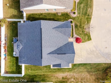 14261 Greenbrier Dr, Sterling Heights, MI 48313 - photo 3