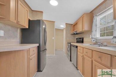 437 Burkhalter Cir, Claxton, GA 30417 - photo 7