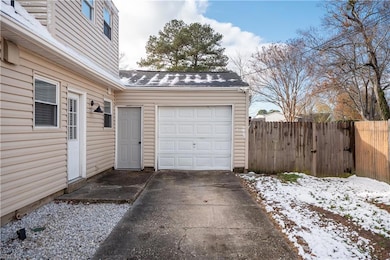 237 Dillon Dr, Virginia Beach, VA 23452 - photo 3