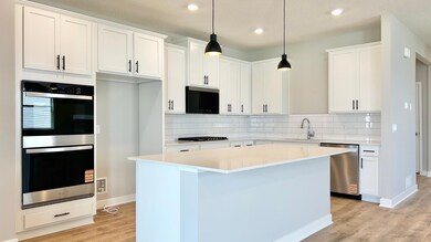 2483 Marsh View Ct, Shakopee, MN 55379 - photo 4