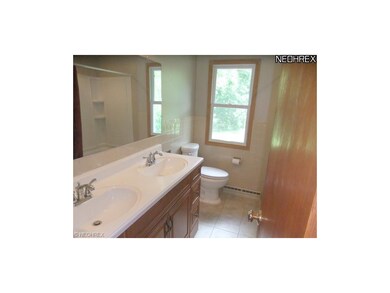 Full bathroom on second floor features ceramic til