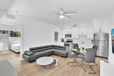 940 Michigan Ave unit 10, Miami Beach, FL 33139 - photo 5