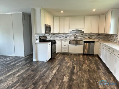 23755 W Meadow Dr, Genoa, OH 43430 - photo 7