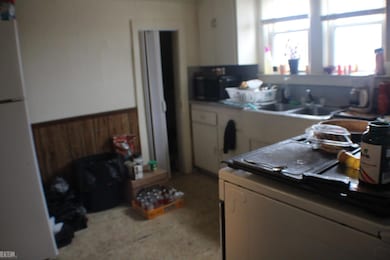 1819 S Niagara St, Saginaw, MI 48602 - photo 4