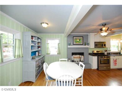 Kitchen - View of spacious EATING AREA of kitchen,