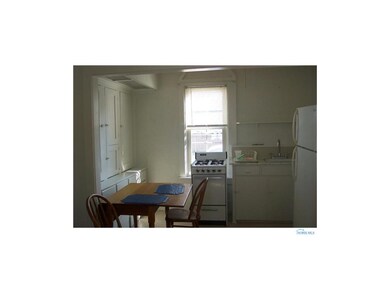 Kitchen. Furnished w/appliances