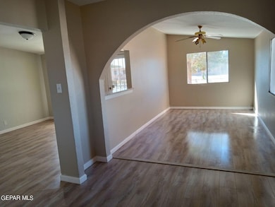 300 Maricela Dr, El Paso, TX 79915 - photo 7