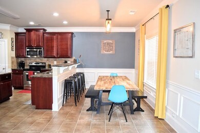 breakfast area and bar