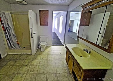 601 N E St, Eufaula, OK 74432 - photo 7