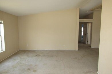 197-375174 - Living Room (2)