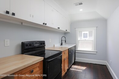 15 Memorial Pkwy unit Upper unit, Atlantic Highlands, NJ 07716 - photo 3