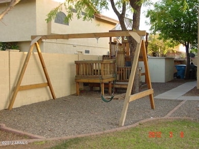 Side play area