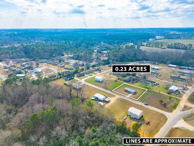 107 Cecil Cir, Fitzgerald, GA 31750 - photo 2