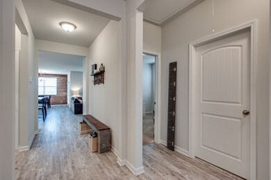 836 Foxdale Dr, Columbia, TN 38401 - photo 3