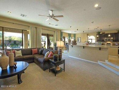 007_Family Room - Kitchen