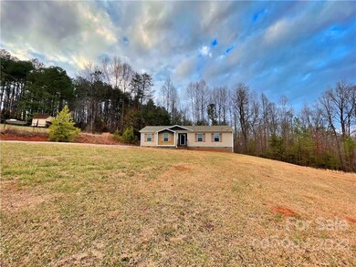 147 S Yadkin River Rd, Statesville, NC 28625 - photo 4