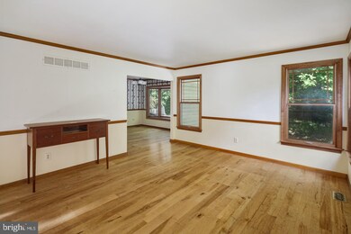 902 Fairway Dr, Malvern, PA 19355 - photo 4