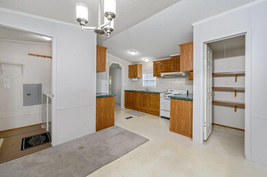 8-web-or-mls-5292 Godfrey St-08