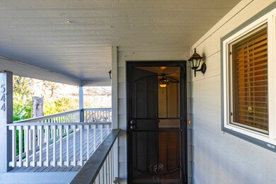 544 Village Dr unit E18, Central Point, OR 97502 - photo 2