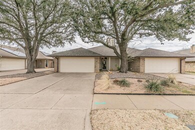 217 Mountainview Dr, Hurst, TX 76054 - photo 2
