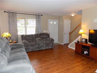 7349 E Hillcrest Ln, Slatington, PA 18080 - photo 2