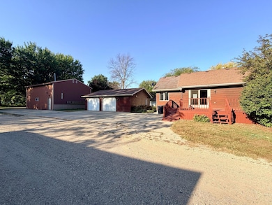 1520 Clary St, Worthington, MN 56187 - photo 2