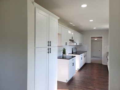 7704 Kingsley St, Houston, TX 77087 - photo 4