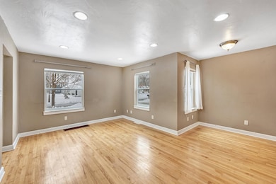 1481 Boyd St, Green Bay, WI 54301 - photo 5