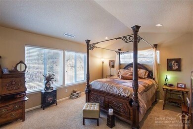 61289 Splendor Ln, Bend, OR 97702 - photo 6