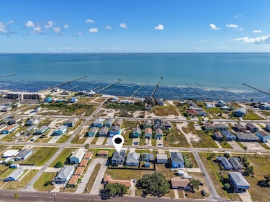 1215 S Live Oak St, Rockport, TX 78382 - photo 7