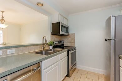 1715 Moritz Dr unit 18, Houston, TX 77055 - photo 3